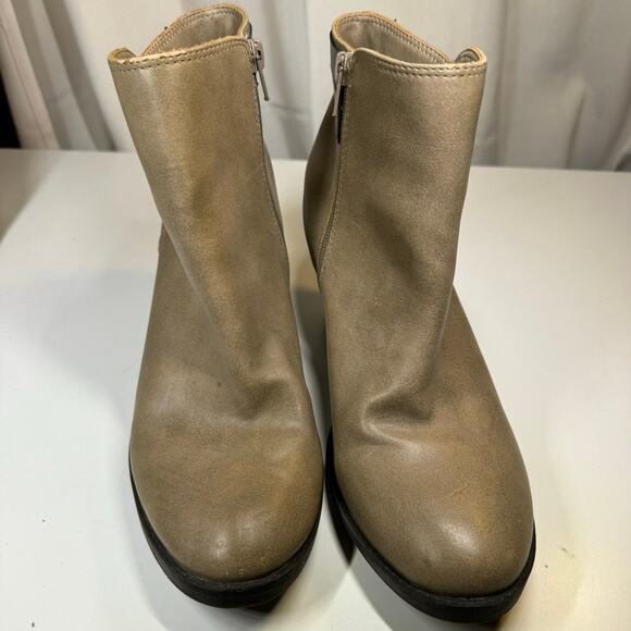 Sugar Ellie Taupe Block Heel Ankle Boots Women’s 9.5M Faux Leather Buckle Zip - Picture 3 of 13